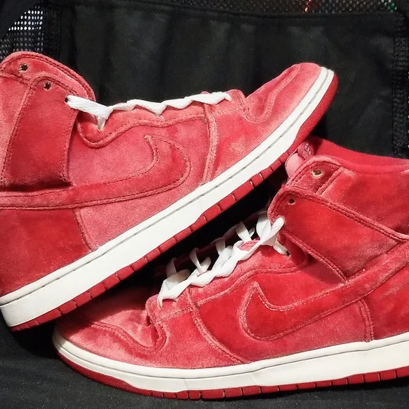 Nike | Shoes | Rare Nike Sb Dunk High Red Velvet | Poshmark display picture 3